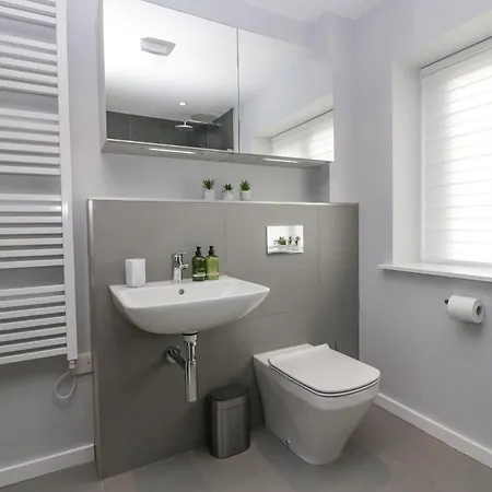 Apartman Watch Tree Ulverston